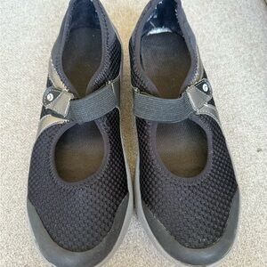 Black and Gray Women's Shoes
